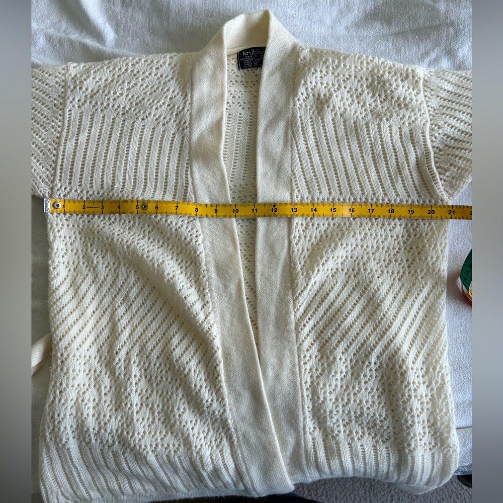 Vintage knitivo belted acrylic sweater - Picture 6 of 9